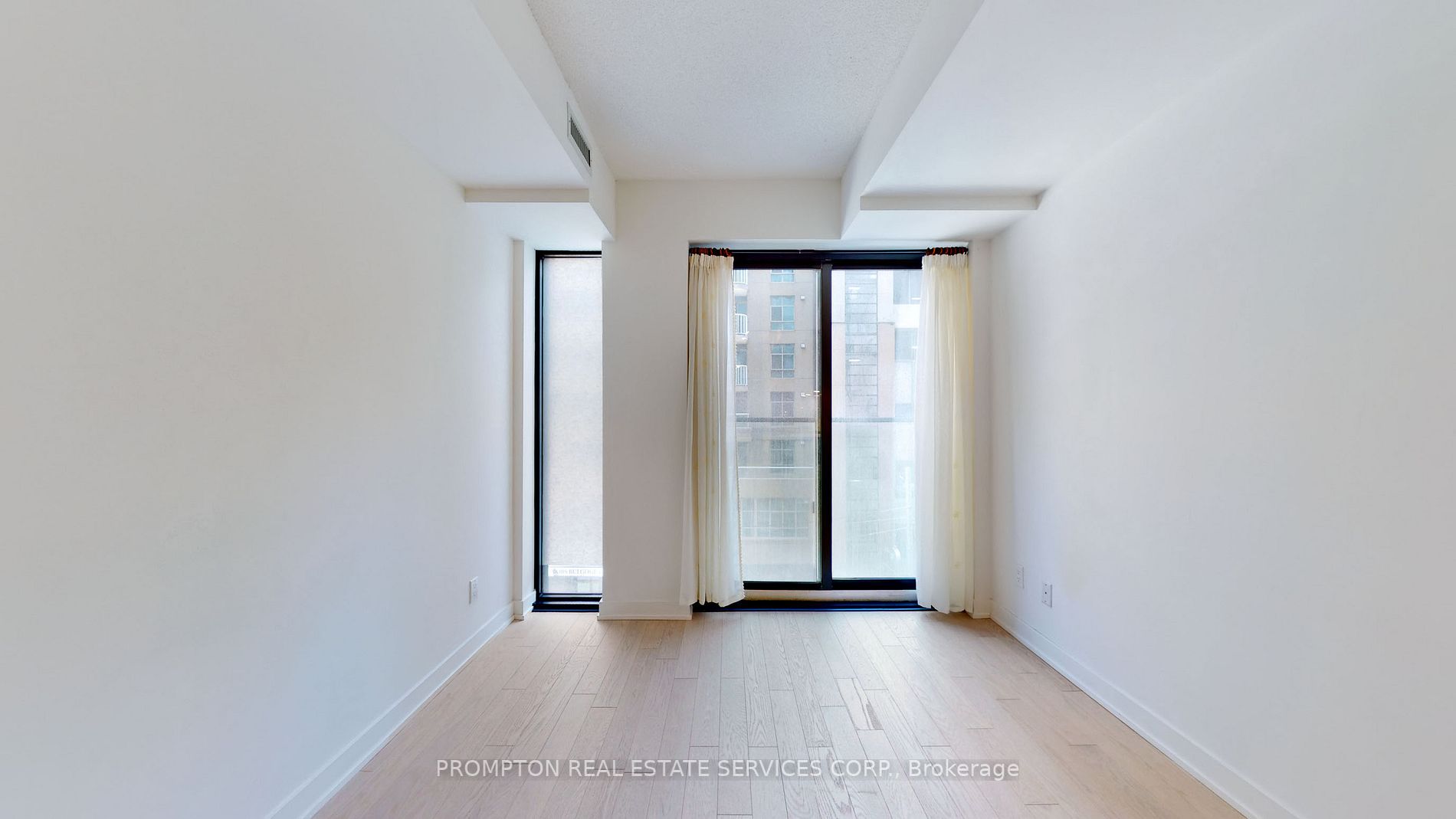 25 Richmond St E, #317