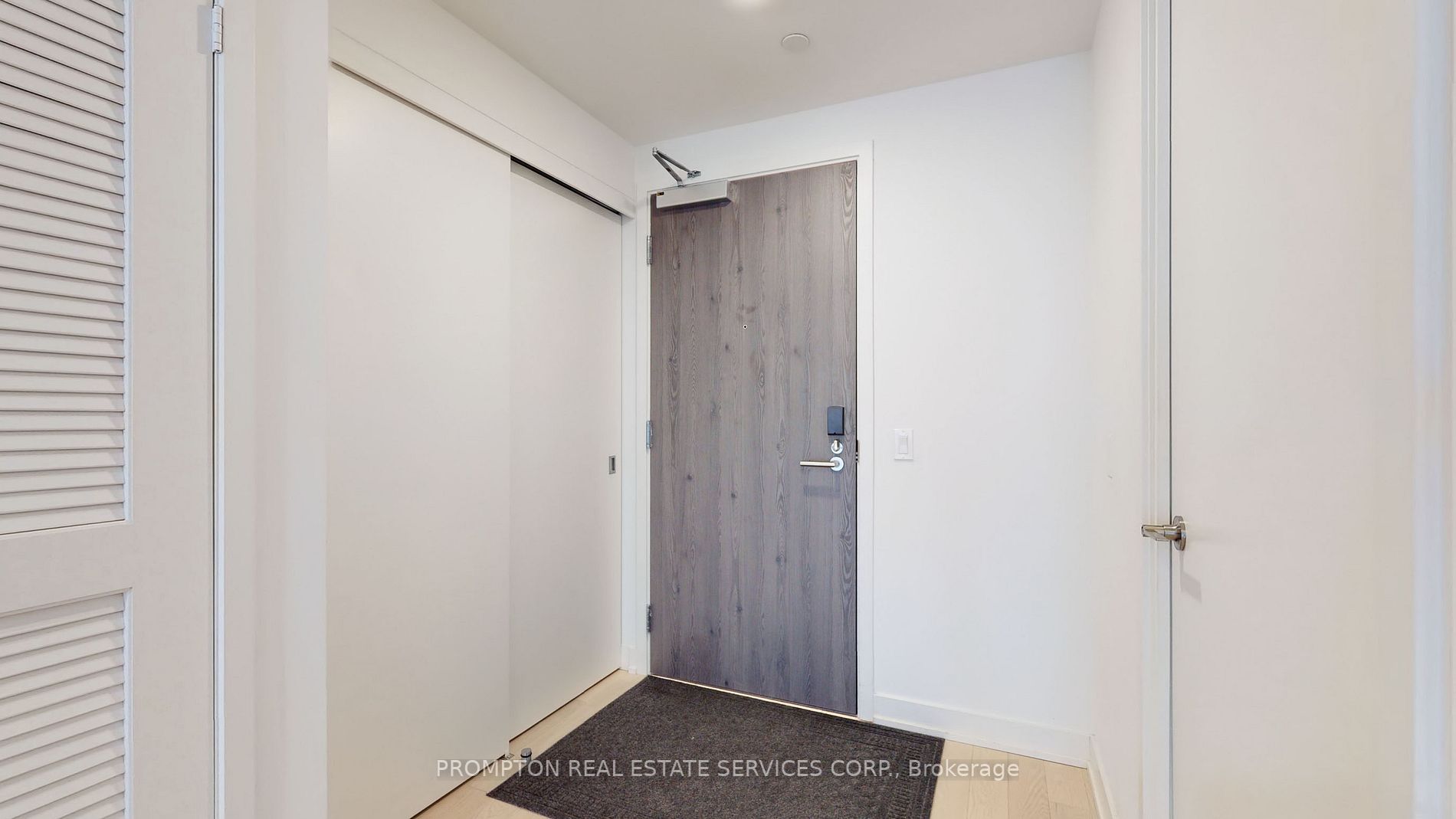 25 Richmond St E, #317