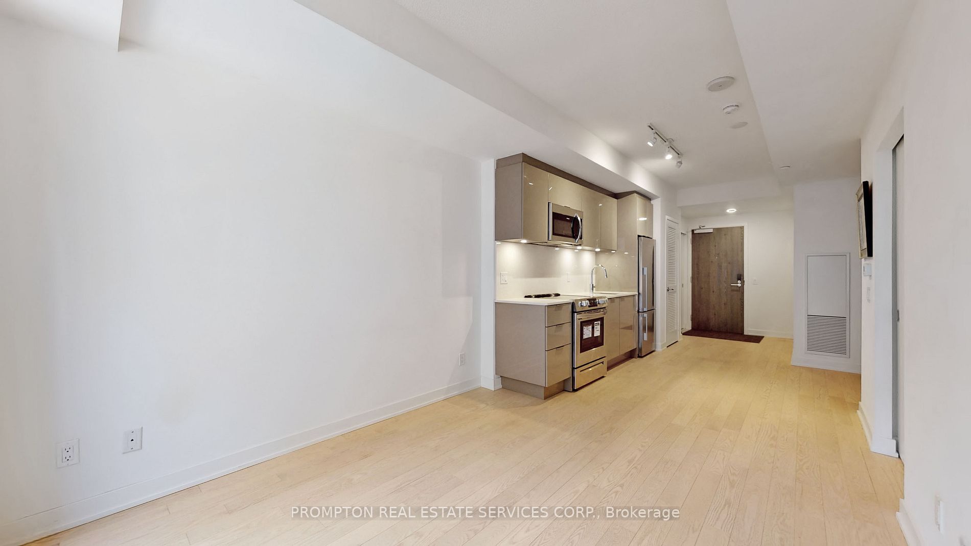 25 Richmond St E, #317