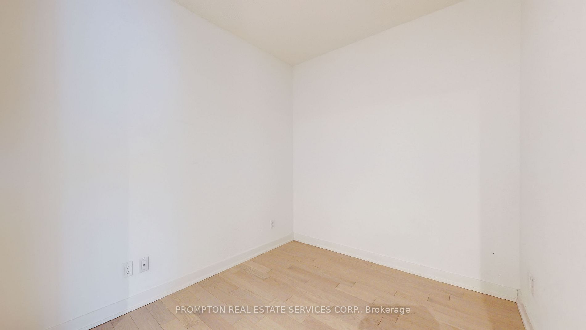 25 Richmond St E, #317