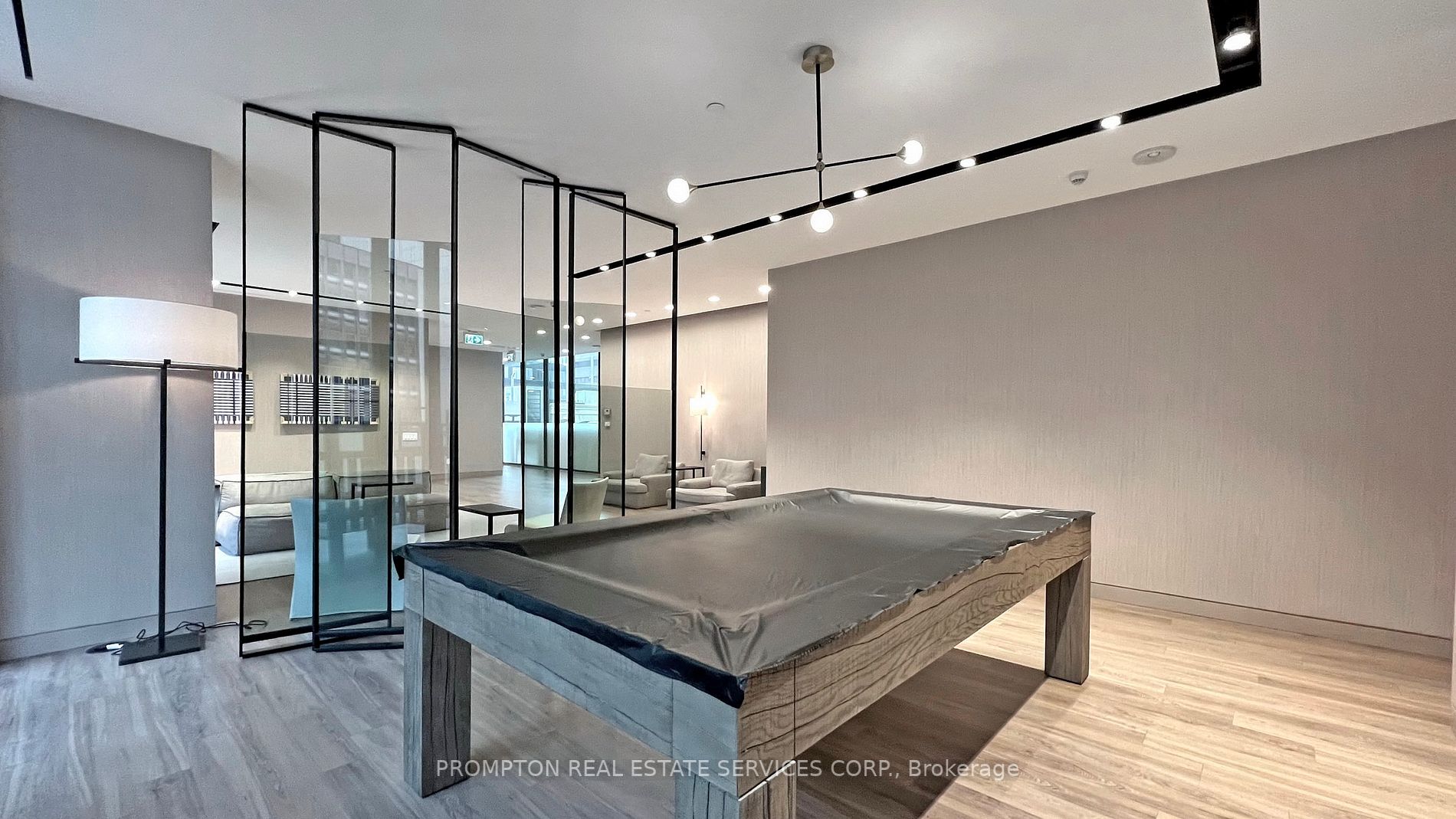 25 Richmond St E, #317