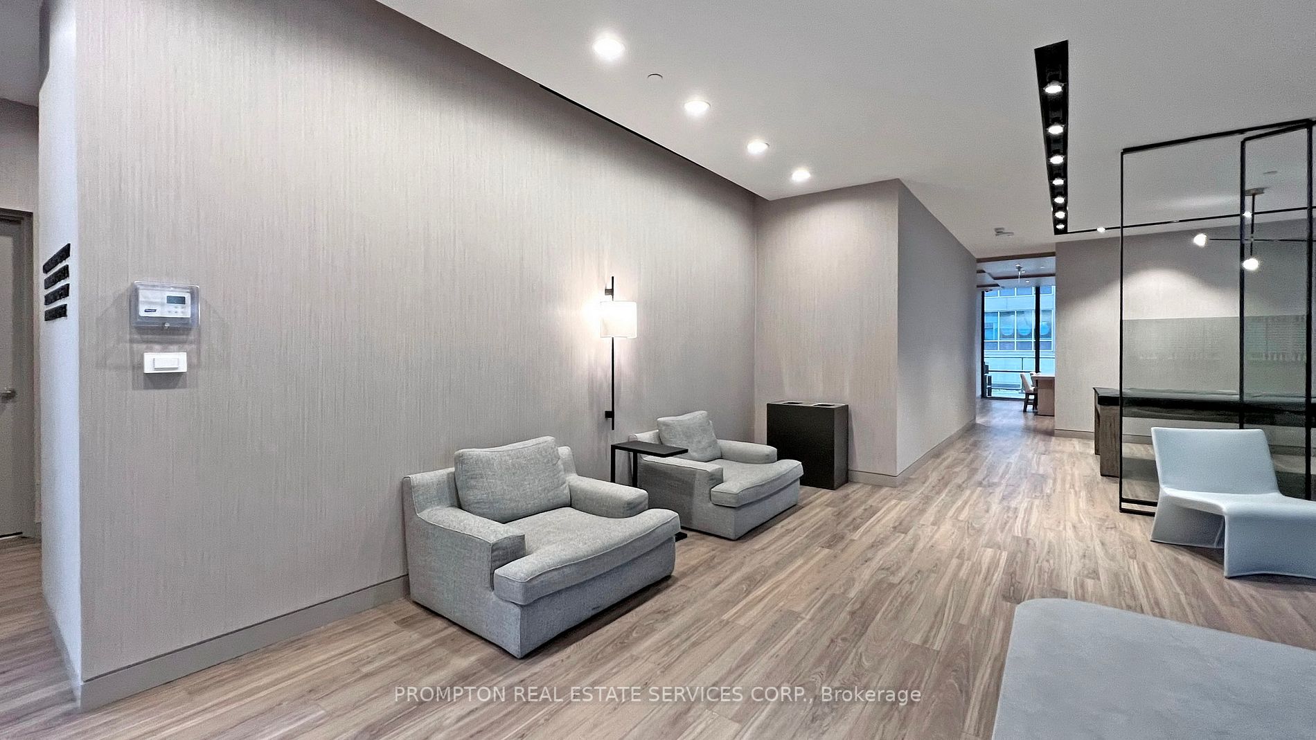 25 Richmond St E, #317