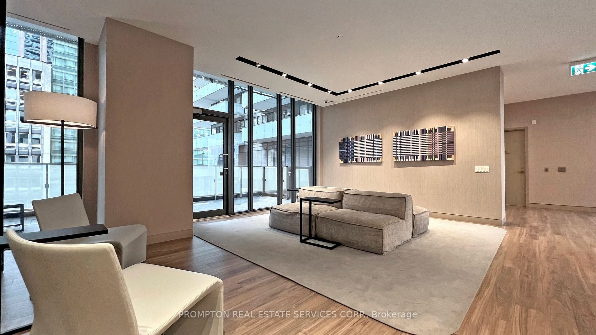 25 Richmond St E, #317
