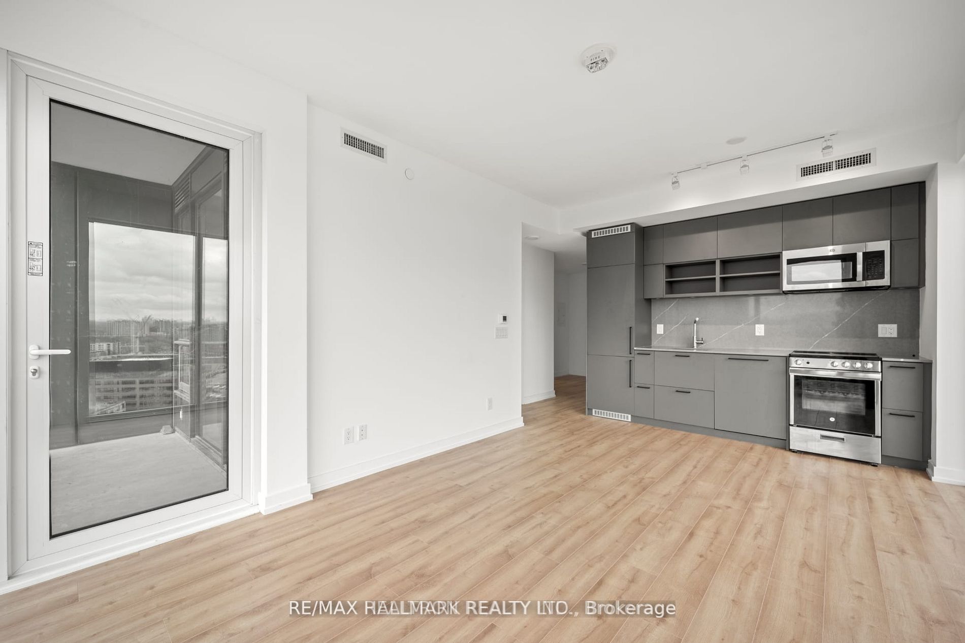 135 East Liberty St, #1905