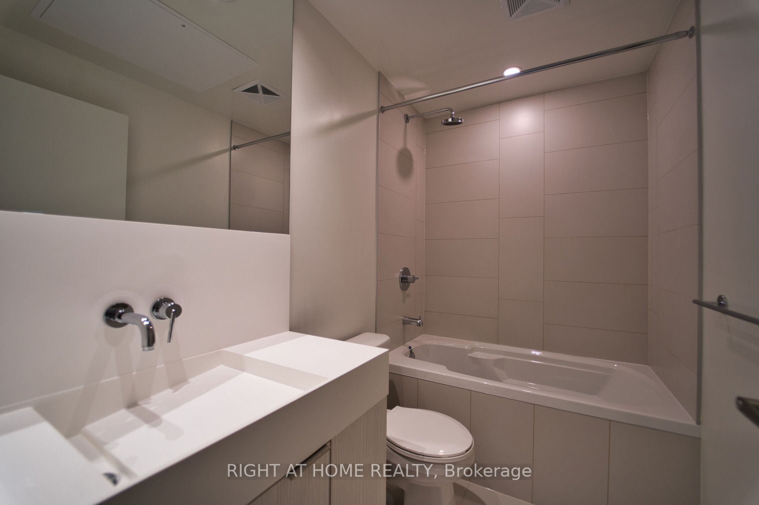 20 Richardson St, #3308