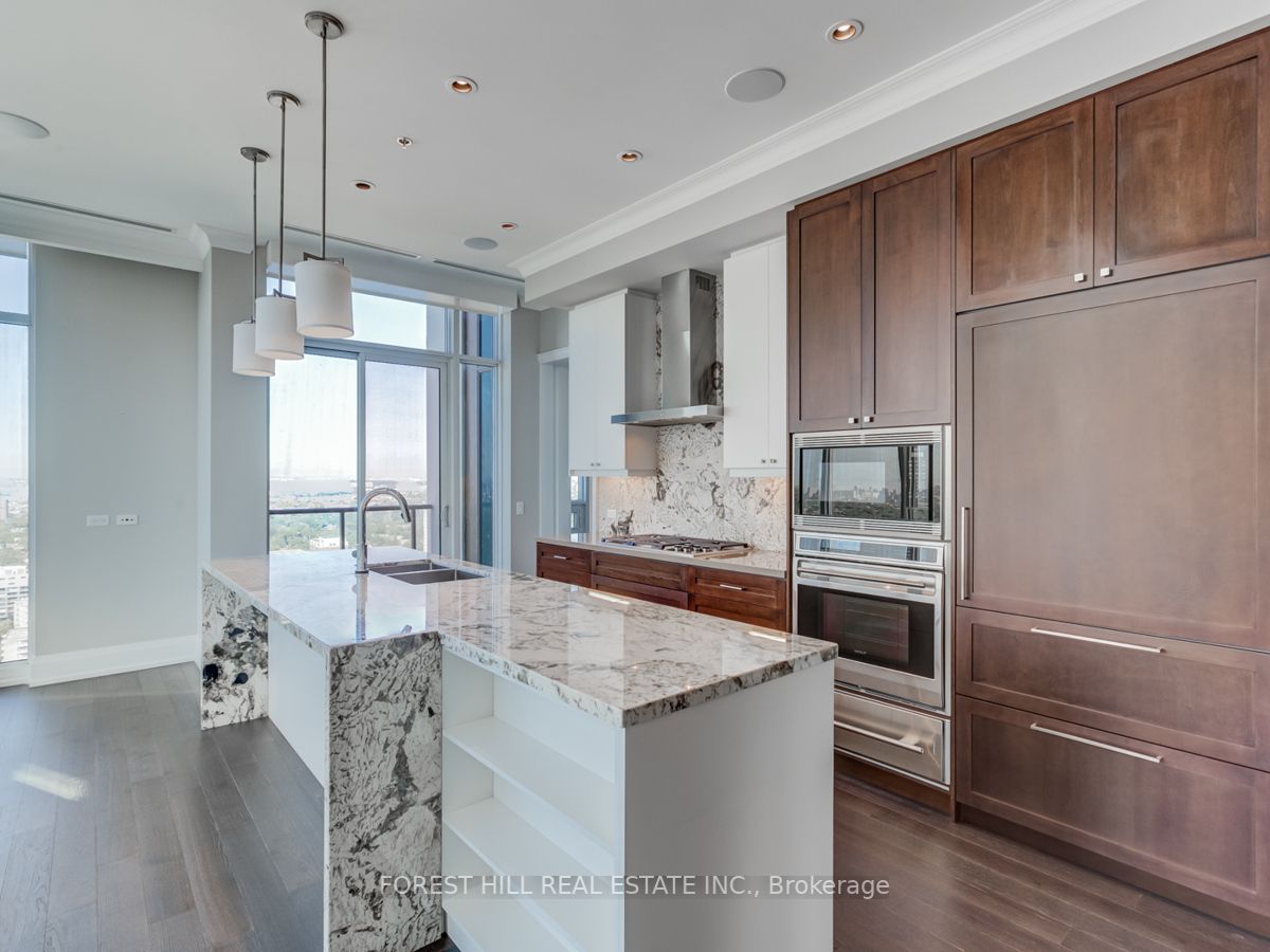 320 Tweedsmuir Avenue, #Ph1