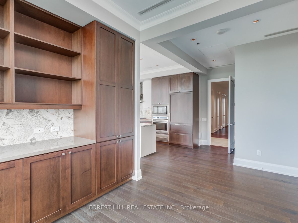 320 Tweedsmuir Avenue, #Ph1