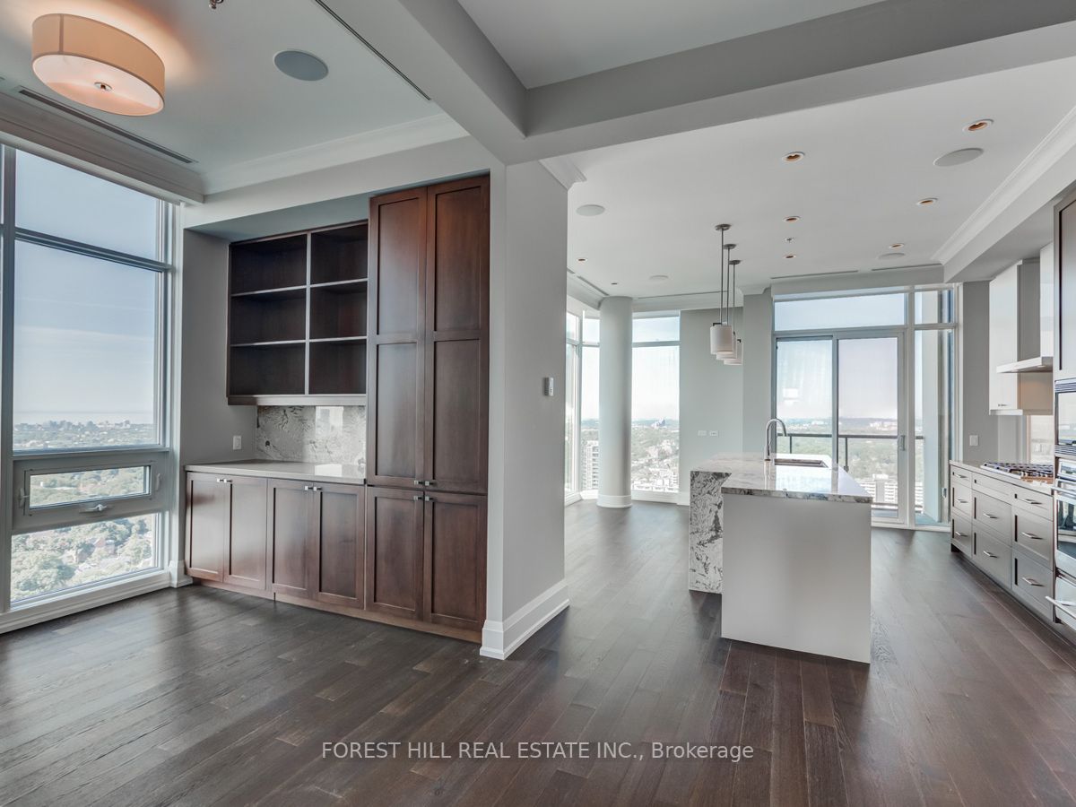 320 Tweedsmuir Avenue, #Ph1