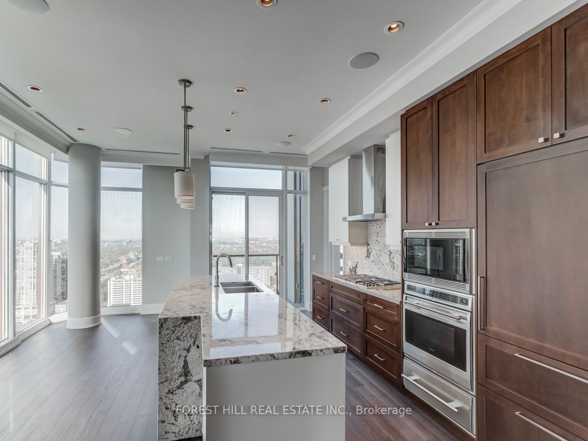 320 Tweedsmuir Avenue, #Ph1