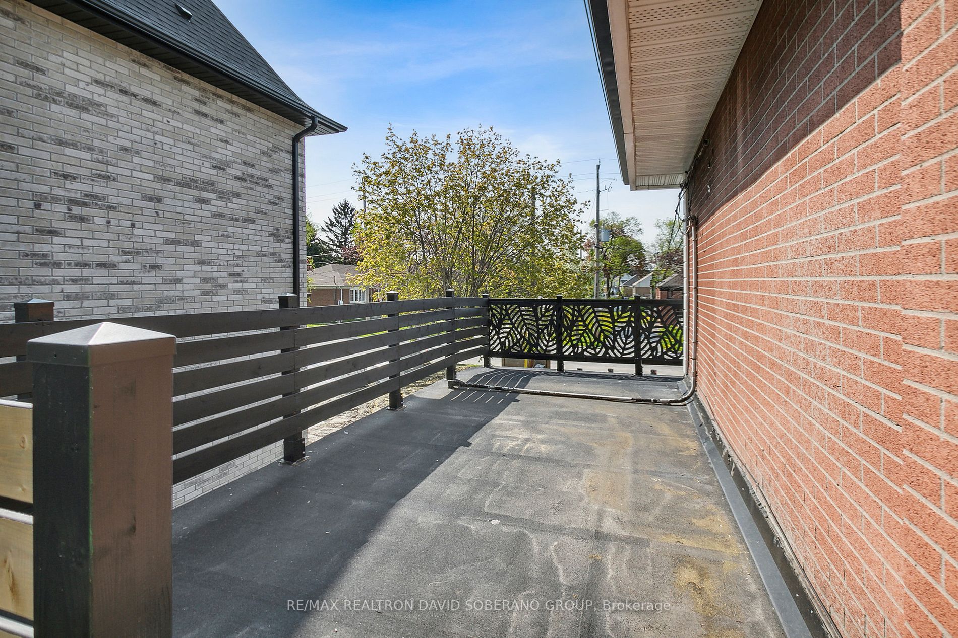 18 Cadillac Ave