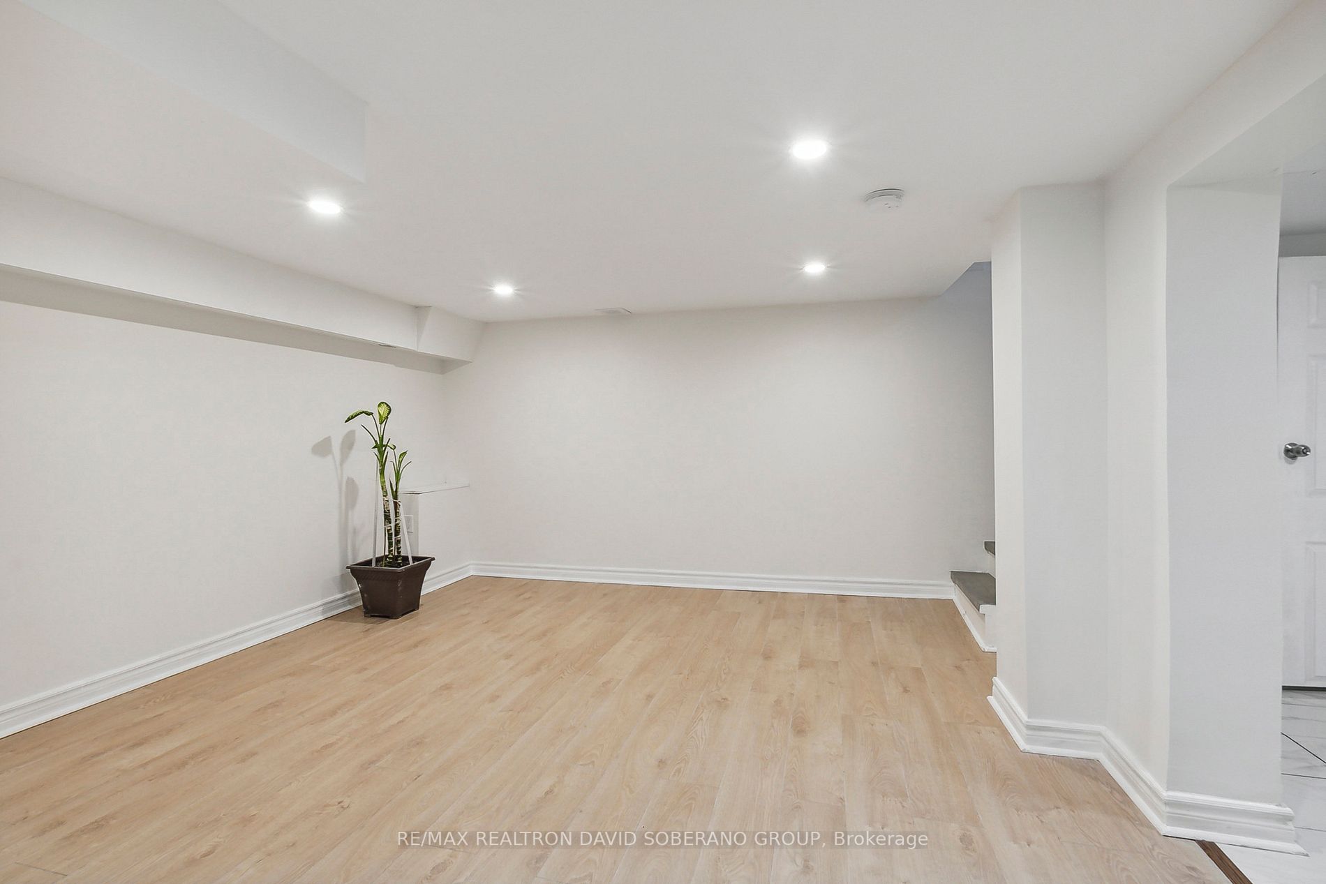18 Cadillac Ave