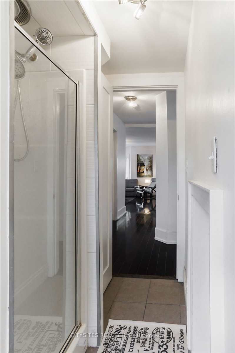 299 Rosewell Avenue