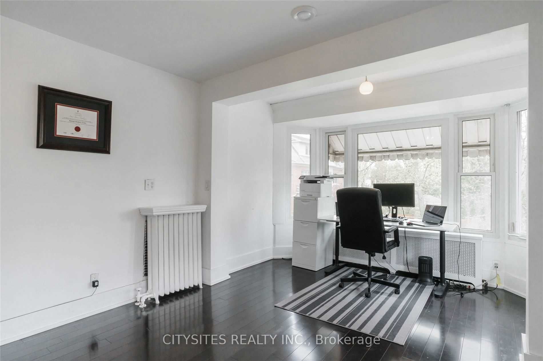299 Rosewell Avenue