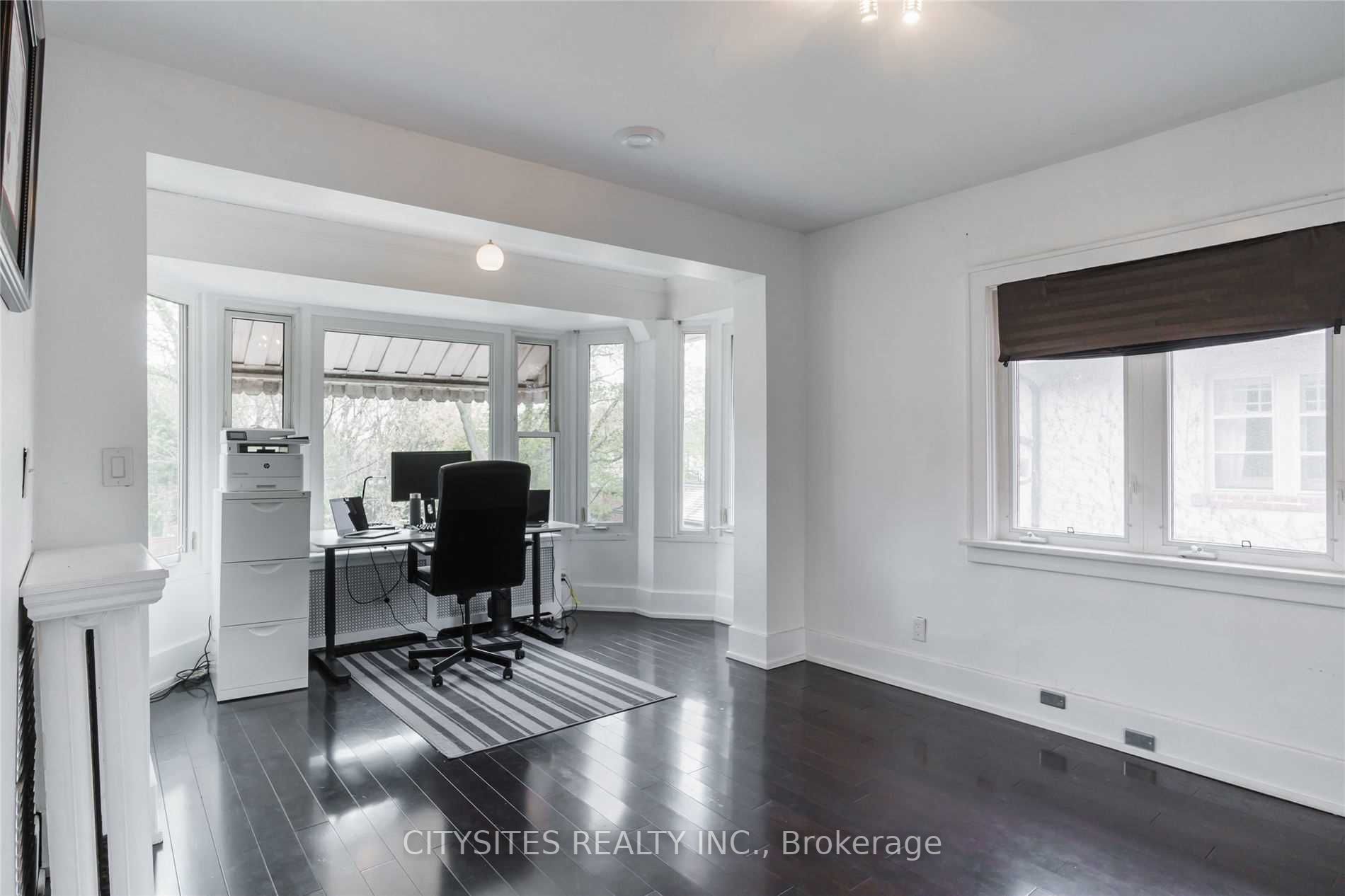 299 Rosewell Avenue