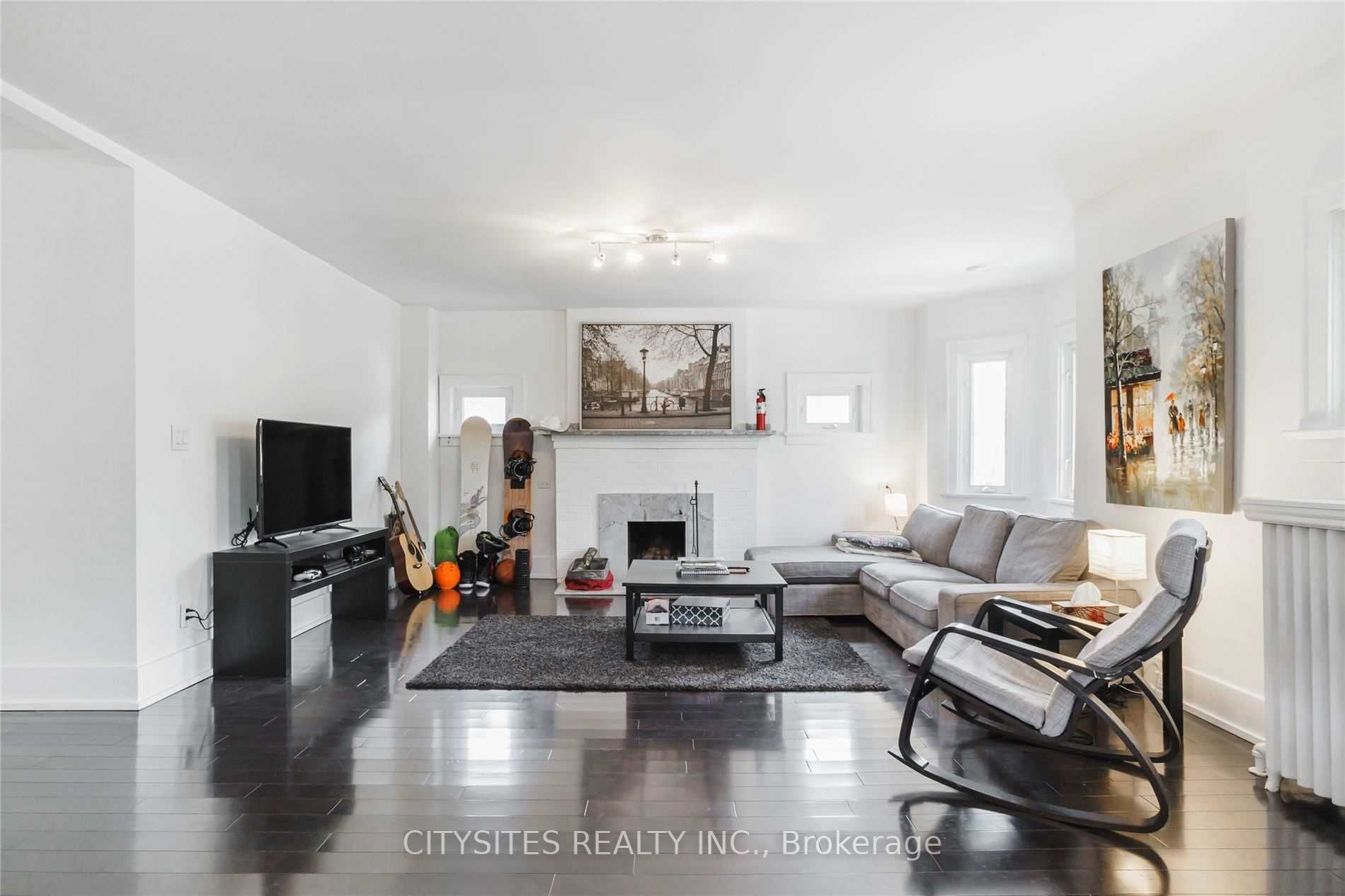 299 Rosewell Avenue