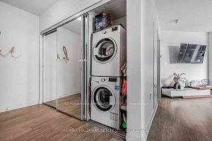 27 Bathurst St, #1001