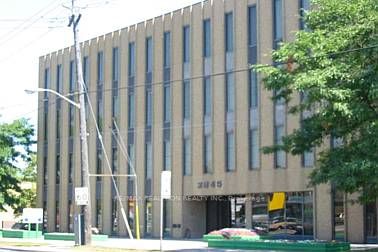 3845 Bathurst St, #404