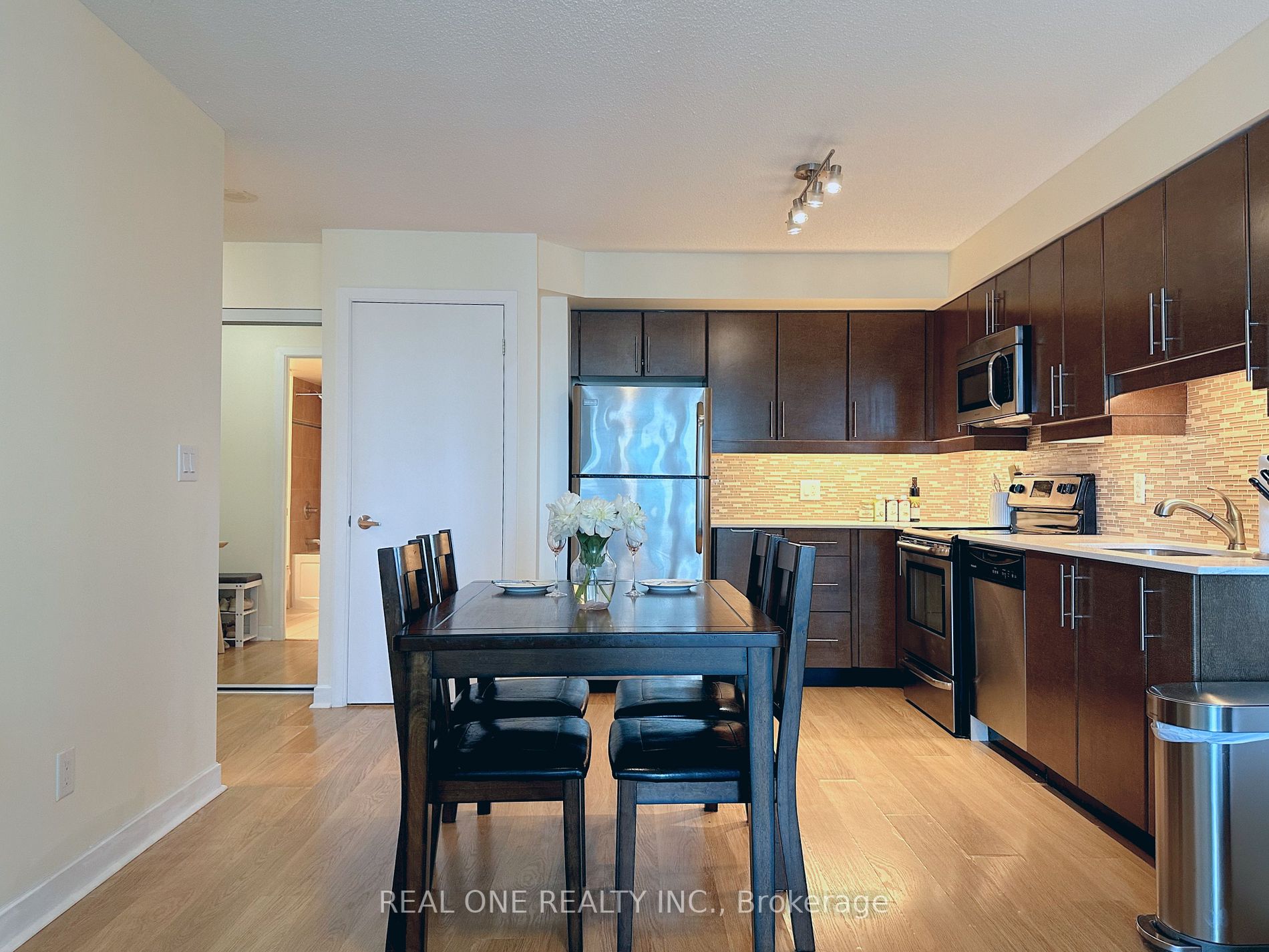 33 Bay St, #1607