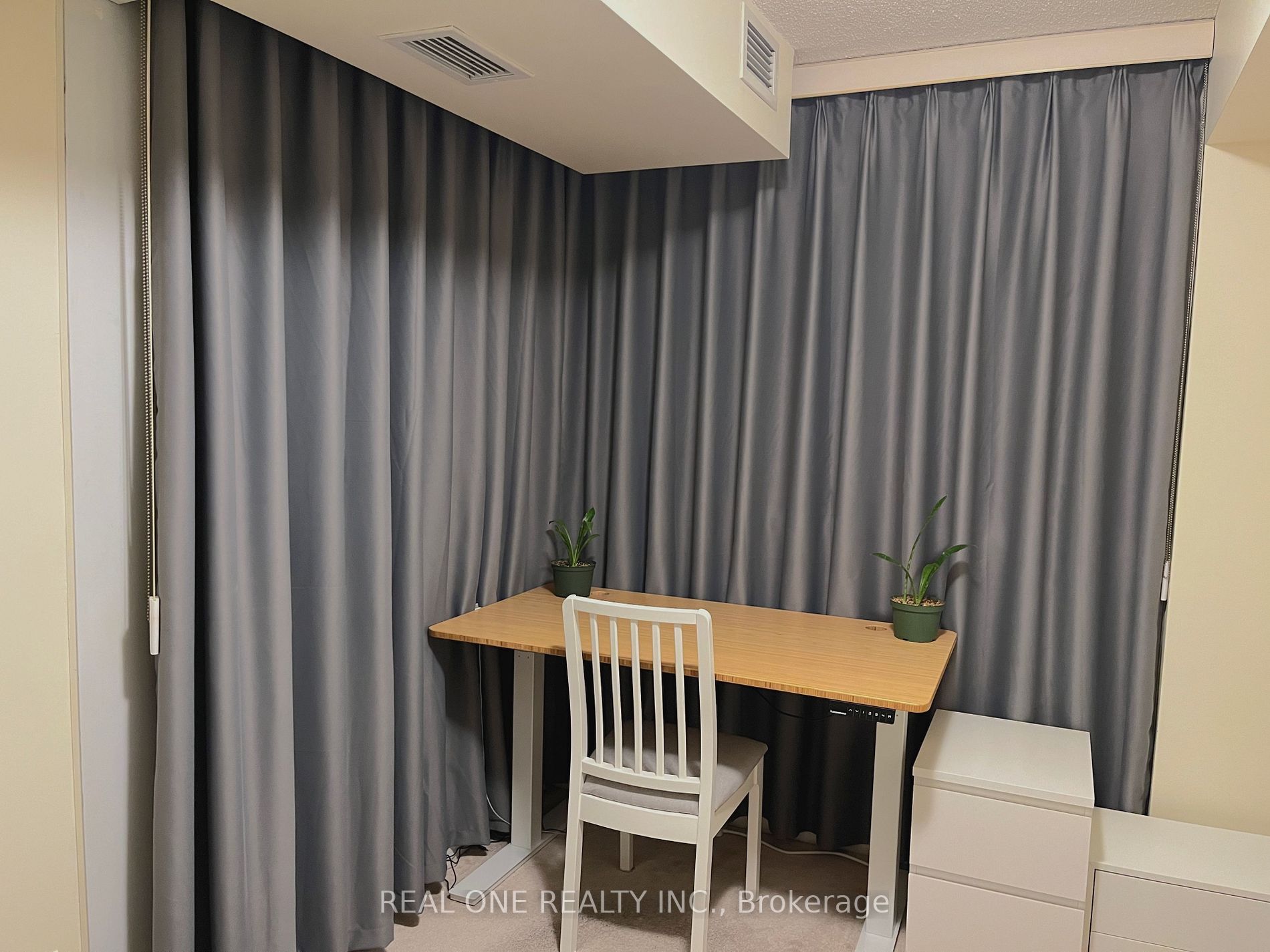 33 Bay St, #1607