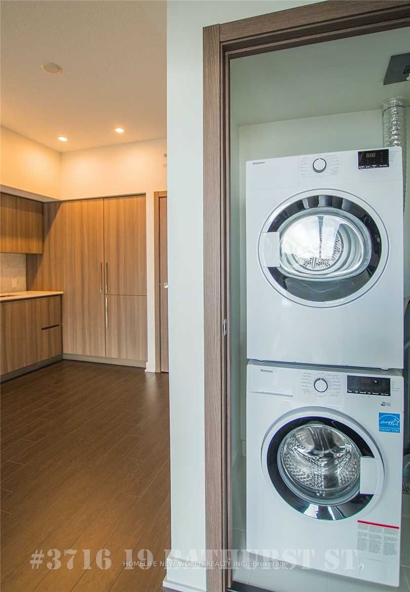 19 Bathurst Street #3716