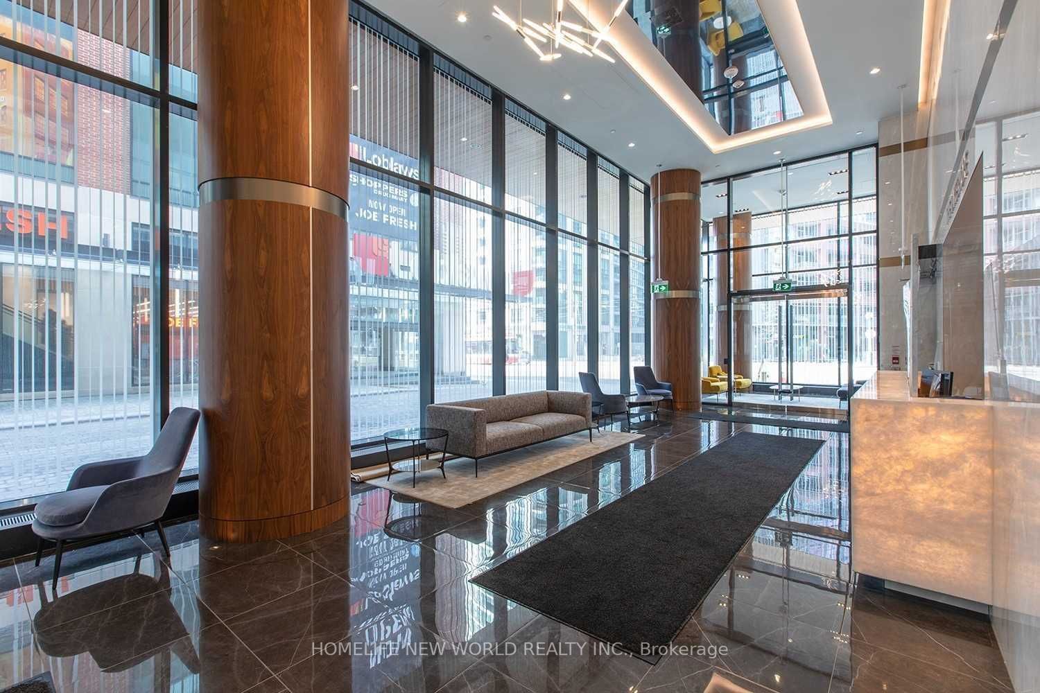 19 Bathurst Street #3716