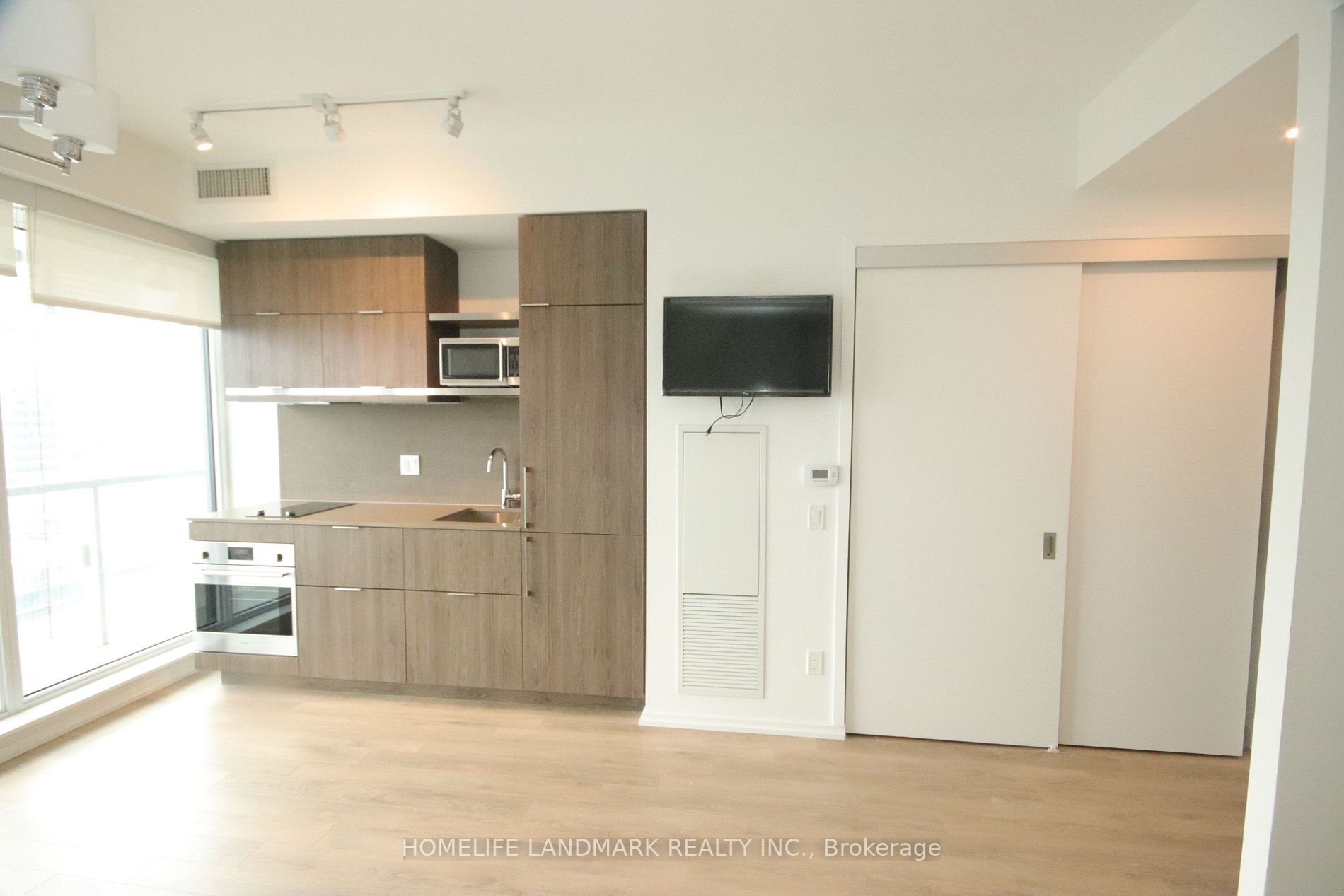 197 Yonge St, #5508
