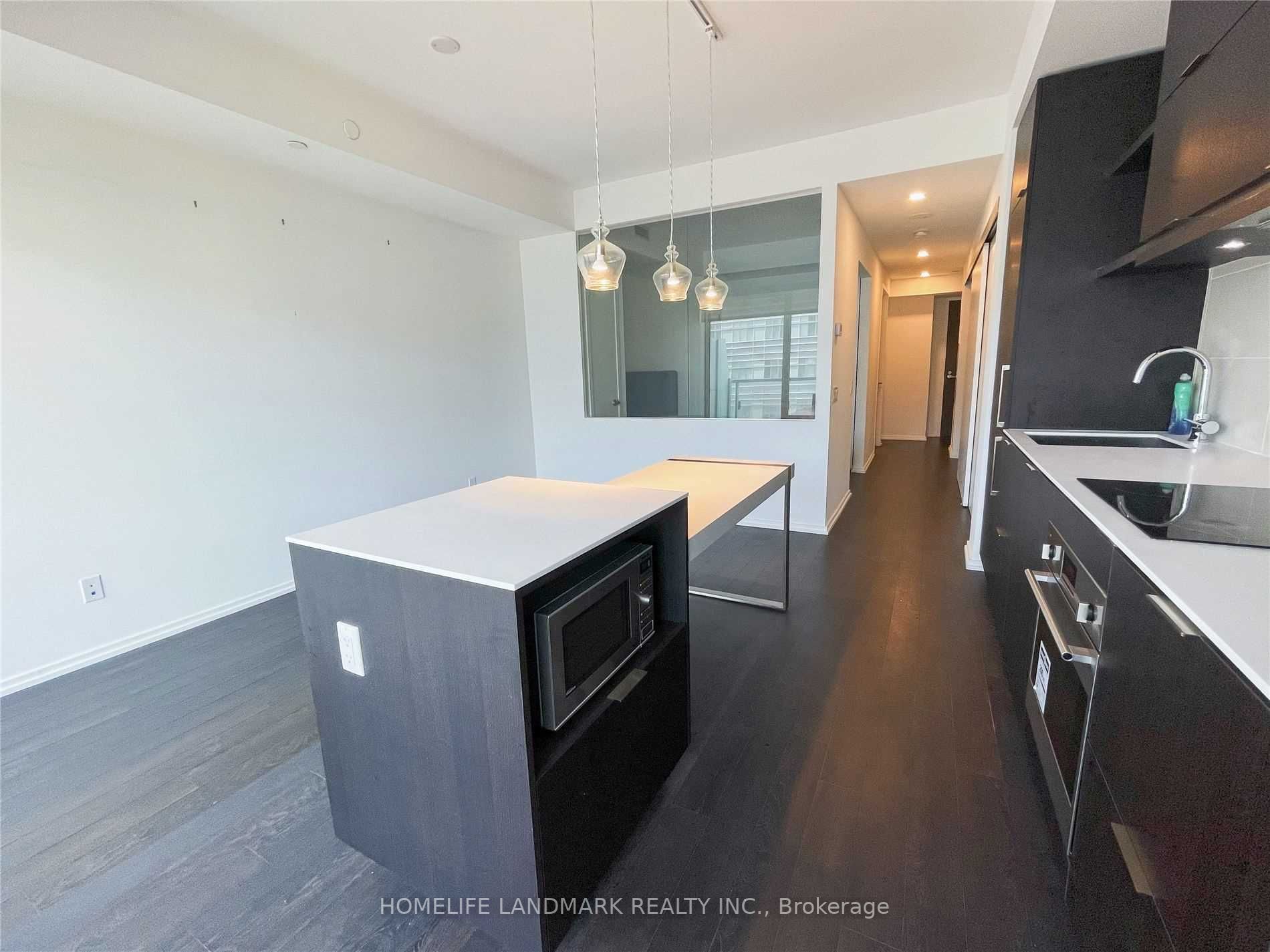 197 Yonge St, #1704