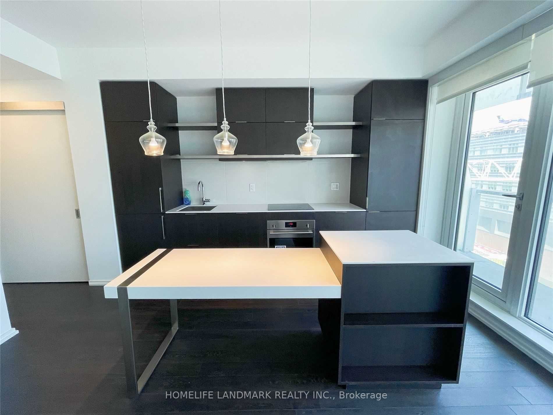197 Yonge St, #1704