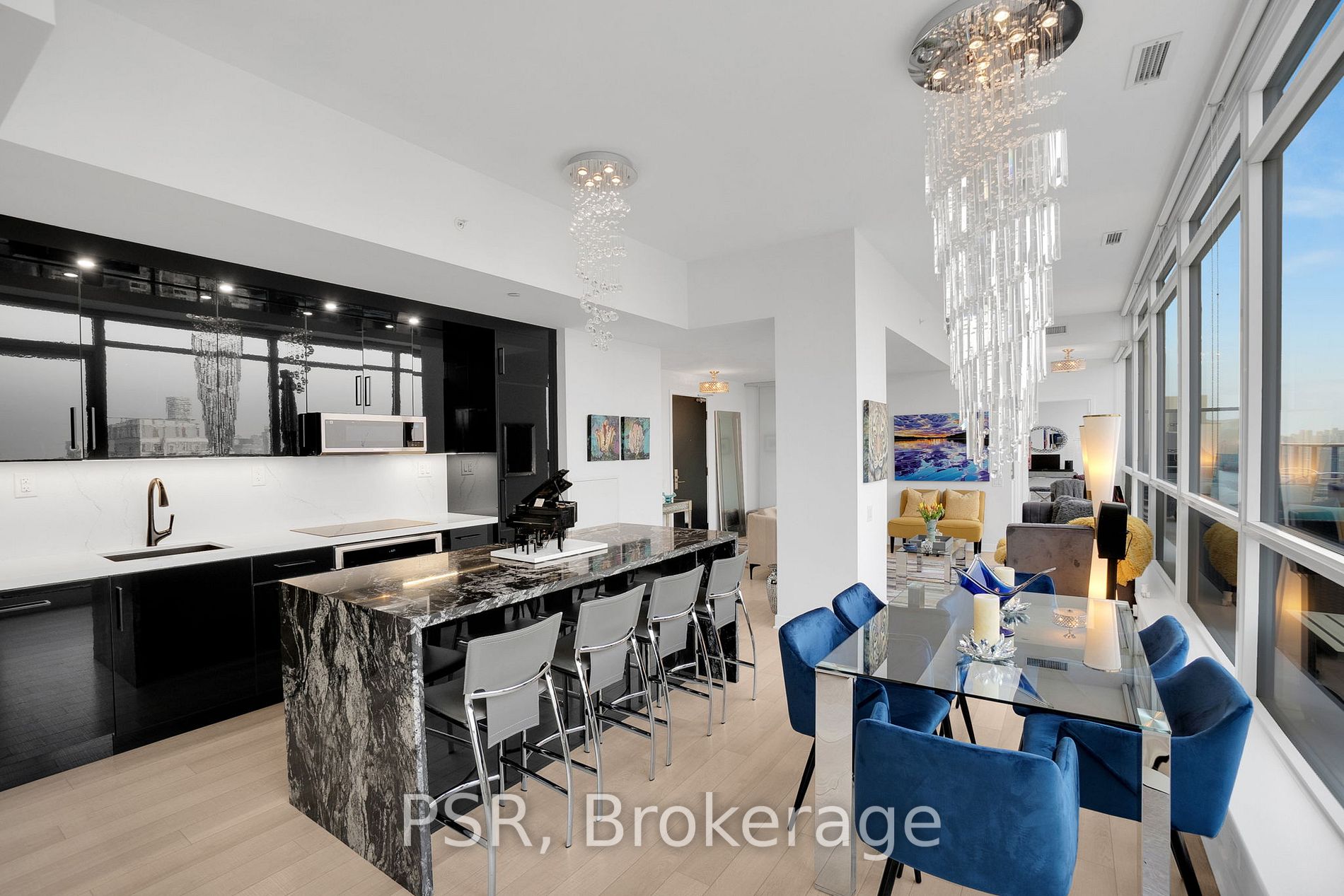 290 Adelaide St W, #4104