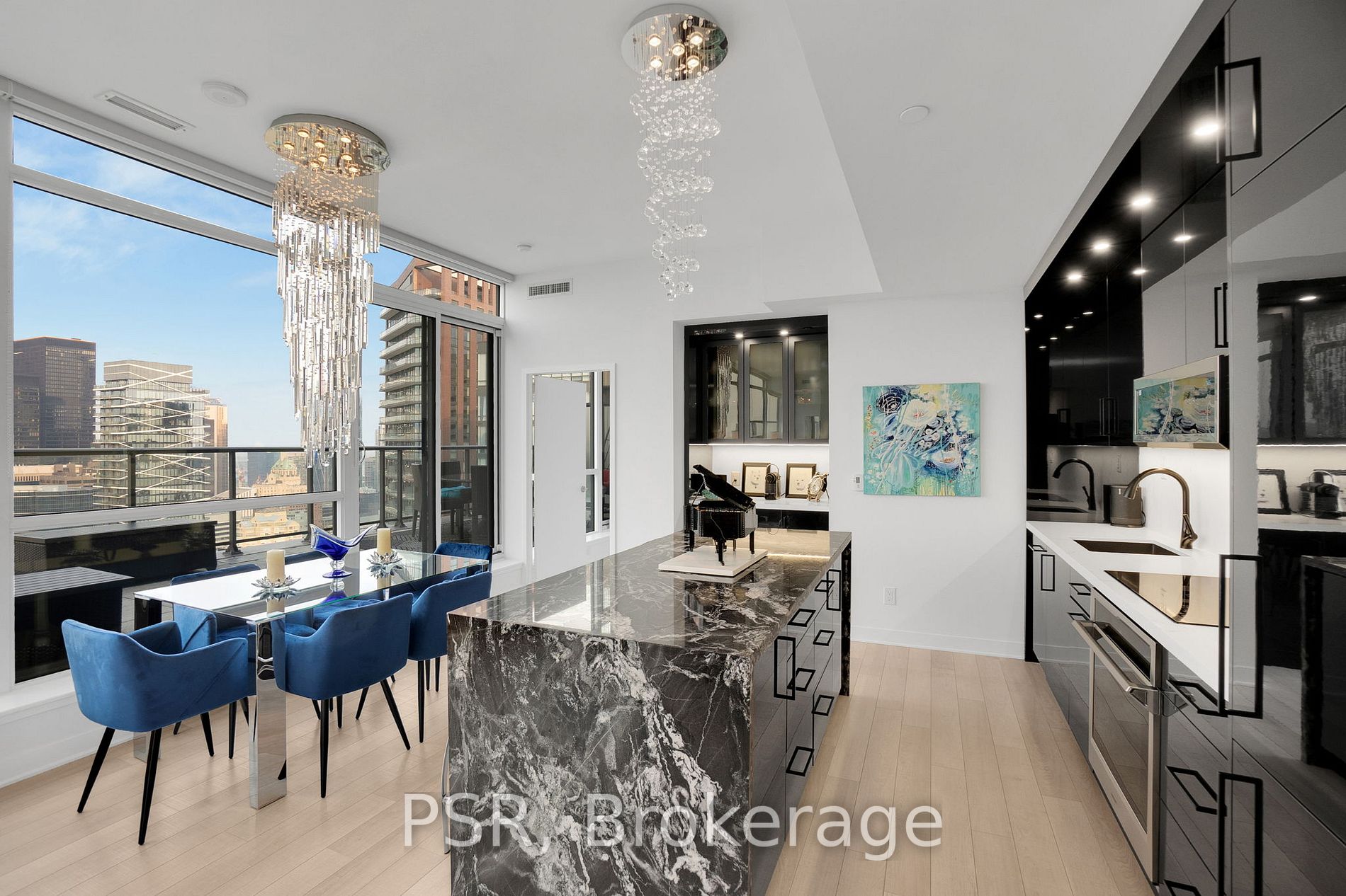 290 Adelaide St W, #4104