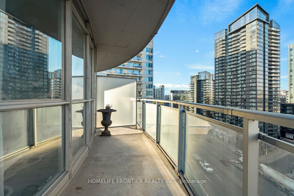 38 Dan Leckie Way, #1708