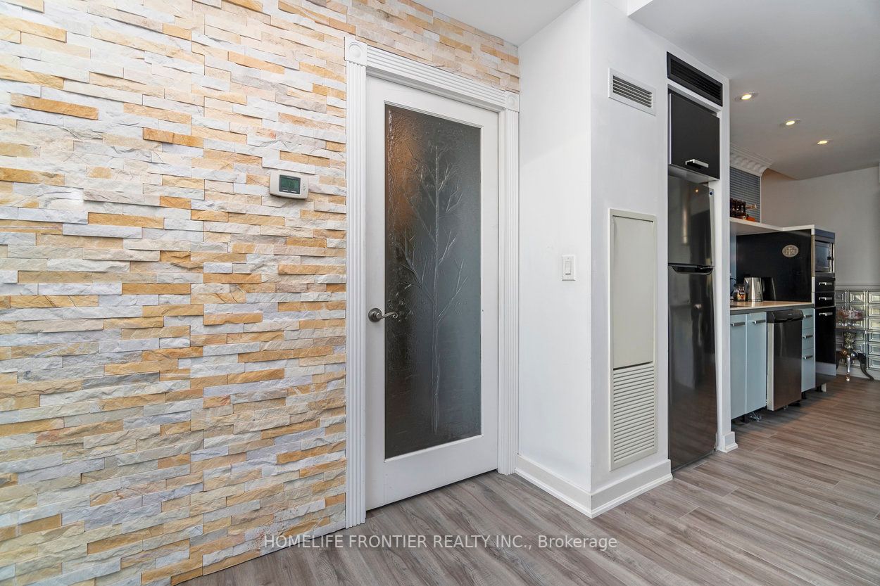 38 Dan Leckie Way, #1708