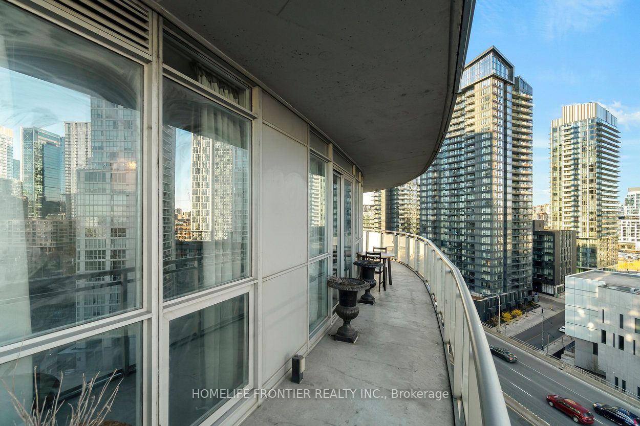 38 Dan Leckie Way, #1708