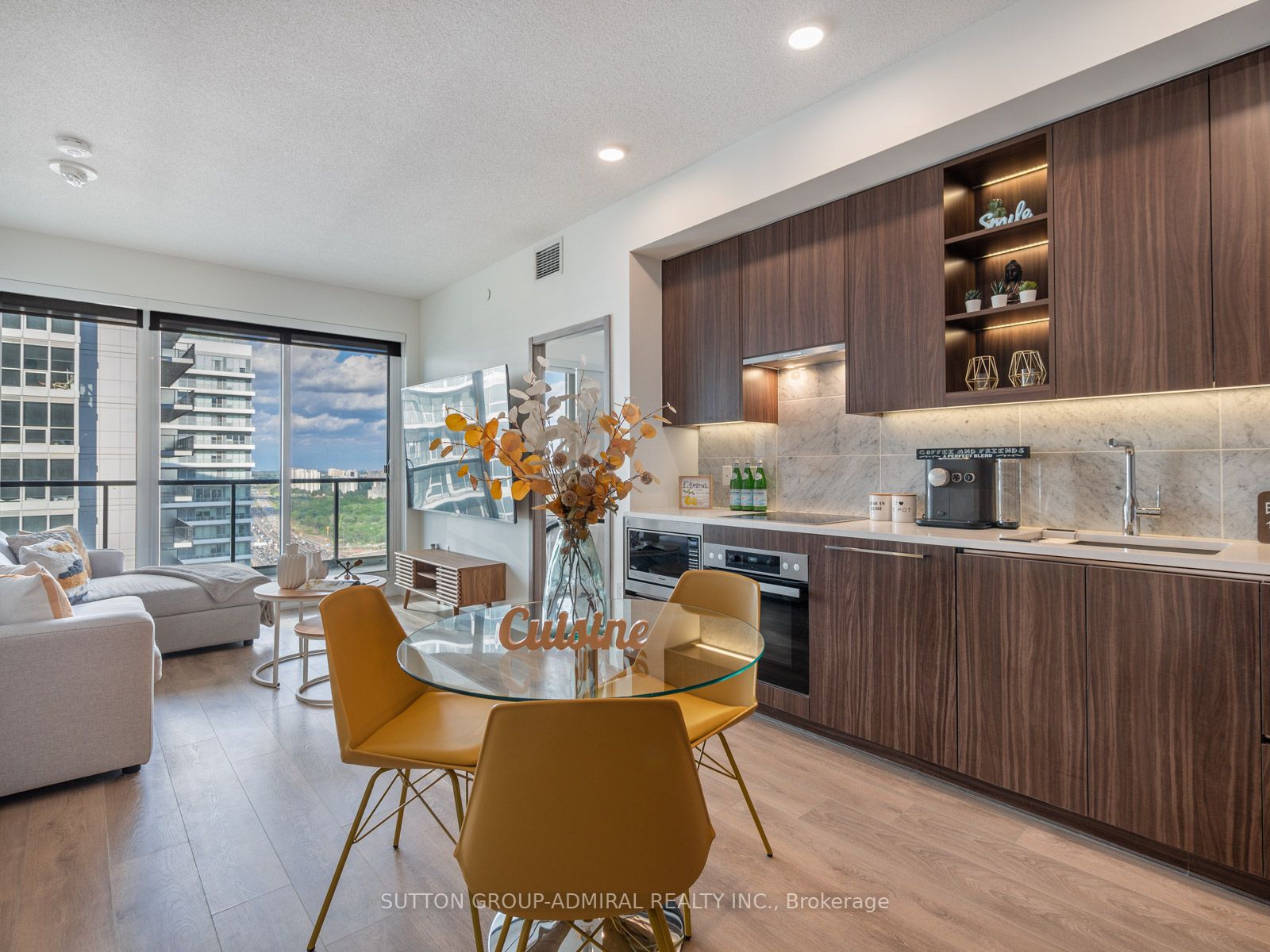 85 Mcmahon Dr, #3509