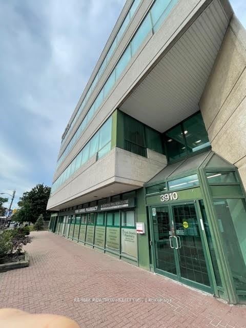 3910 Bathurst St, #302