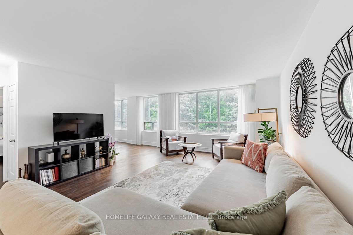 215 Wynford Dr, #404