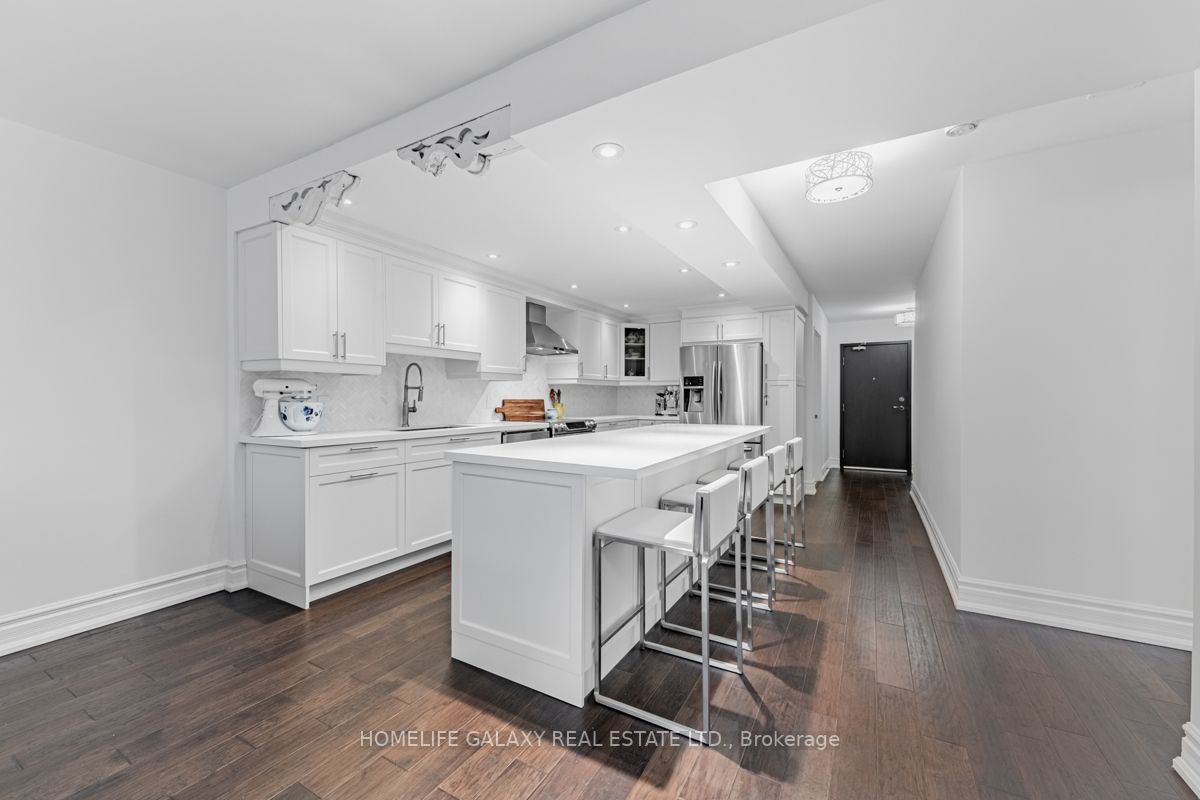 215 Wynford Dr, #404