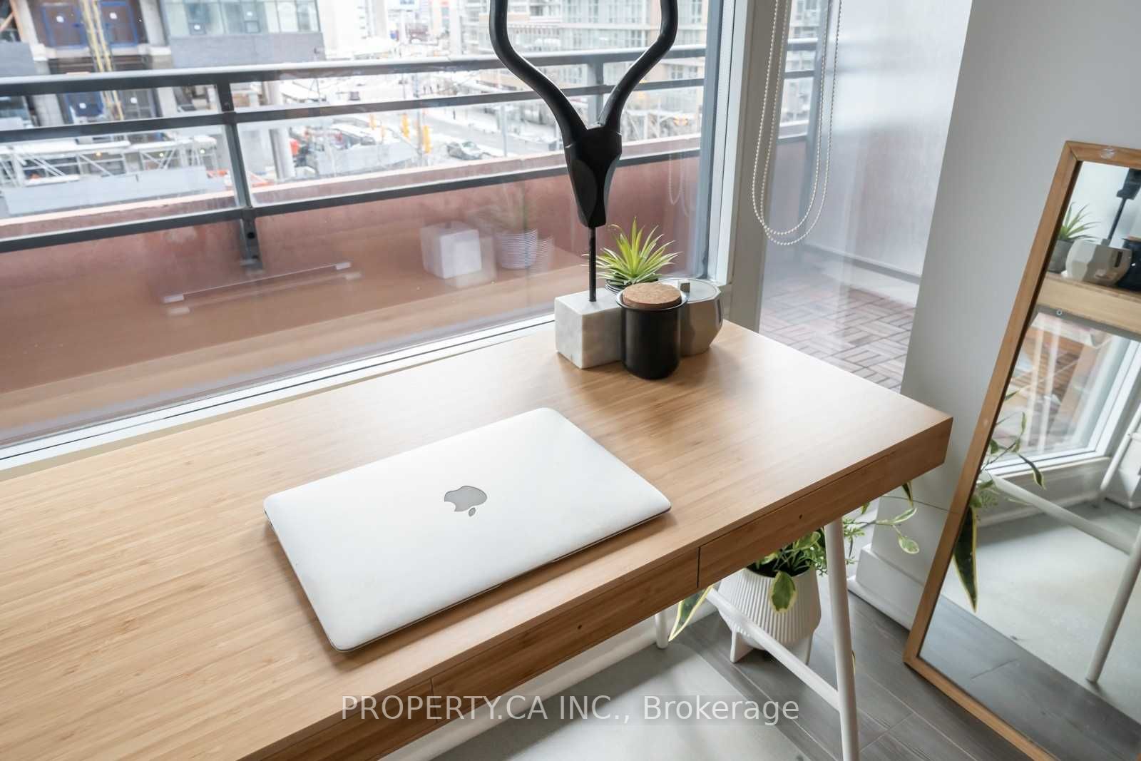 4K Spadina Ave, #317