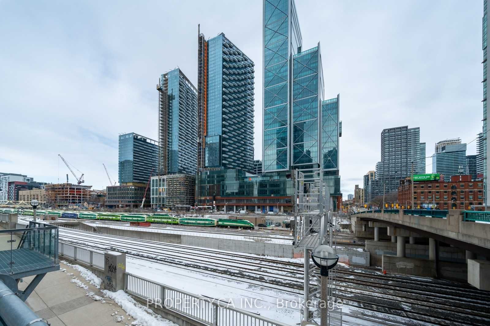 4K Spadina Ave, #317