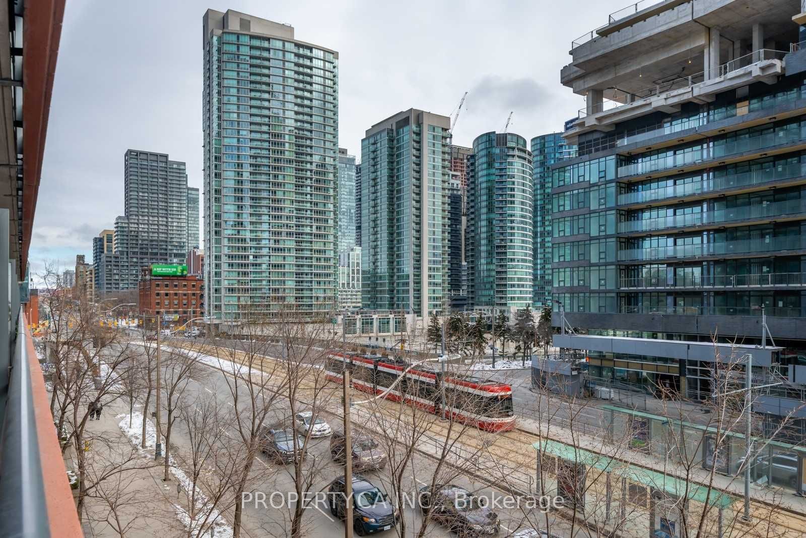 4K Spadina Ave, #317