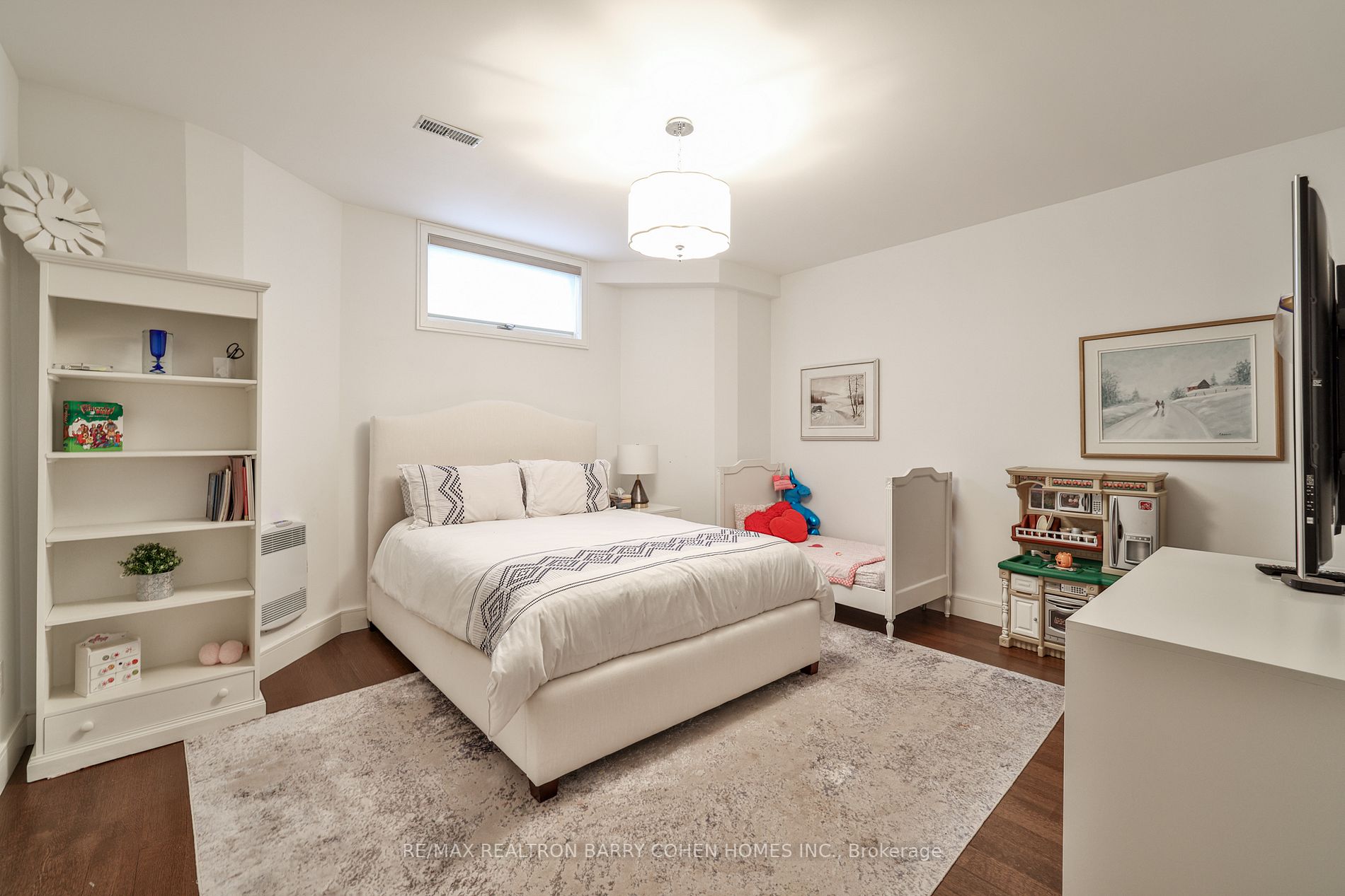 148 Highland Crescent