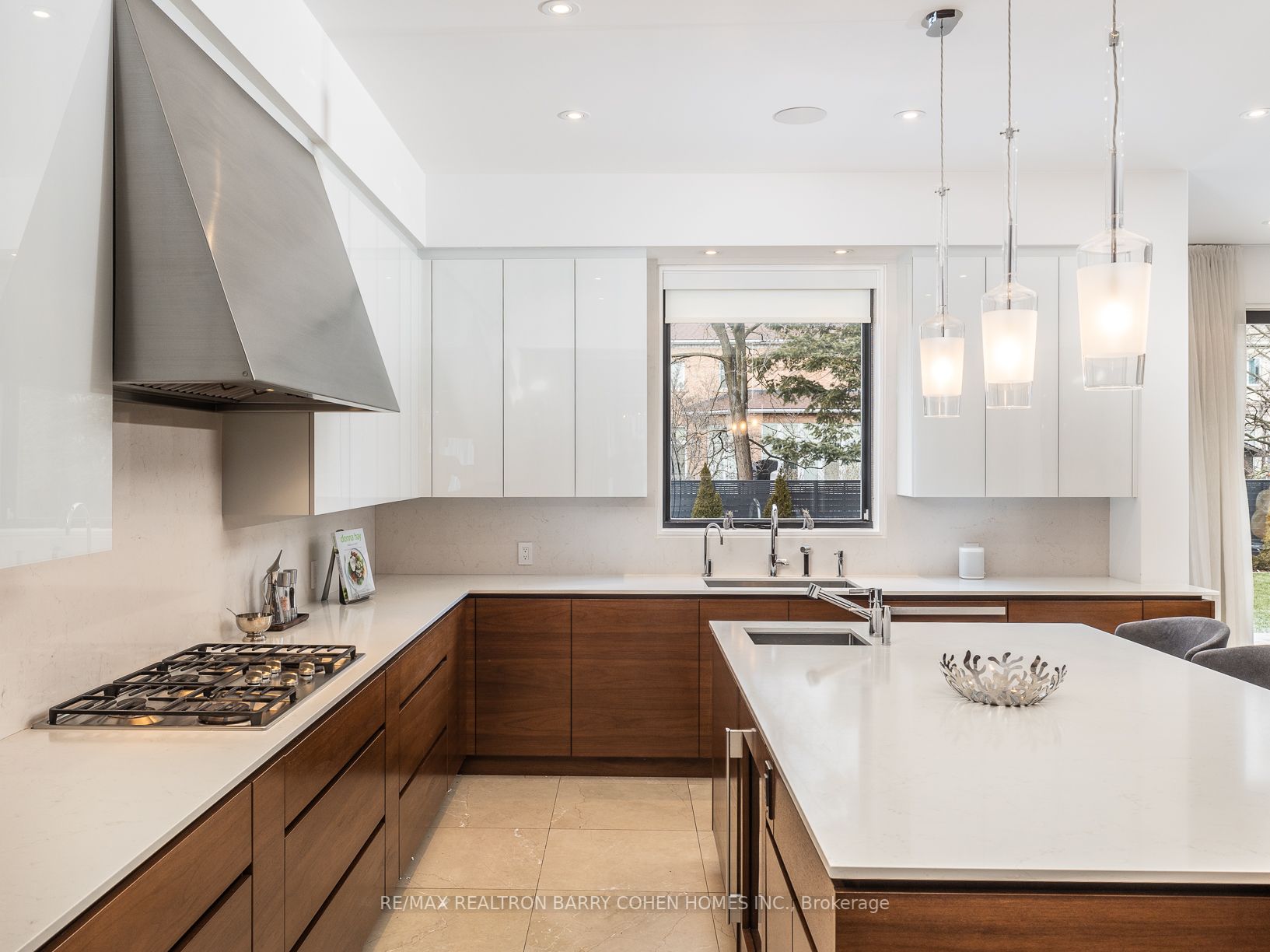 148 Highland Crescent