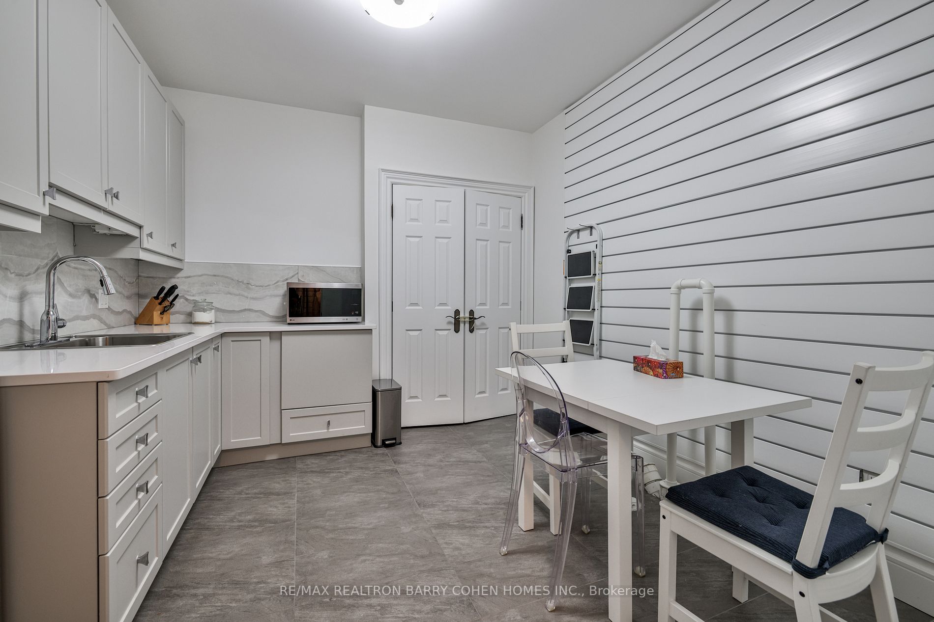 148 Highland Crescent