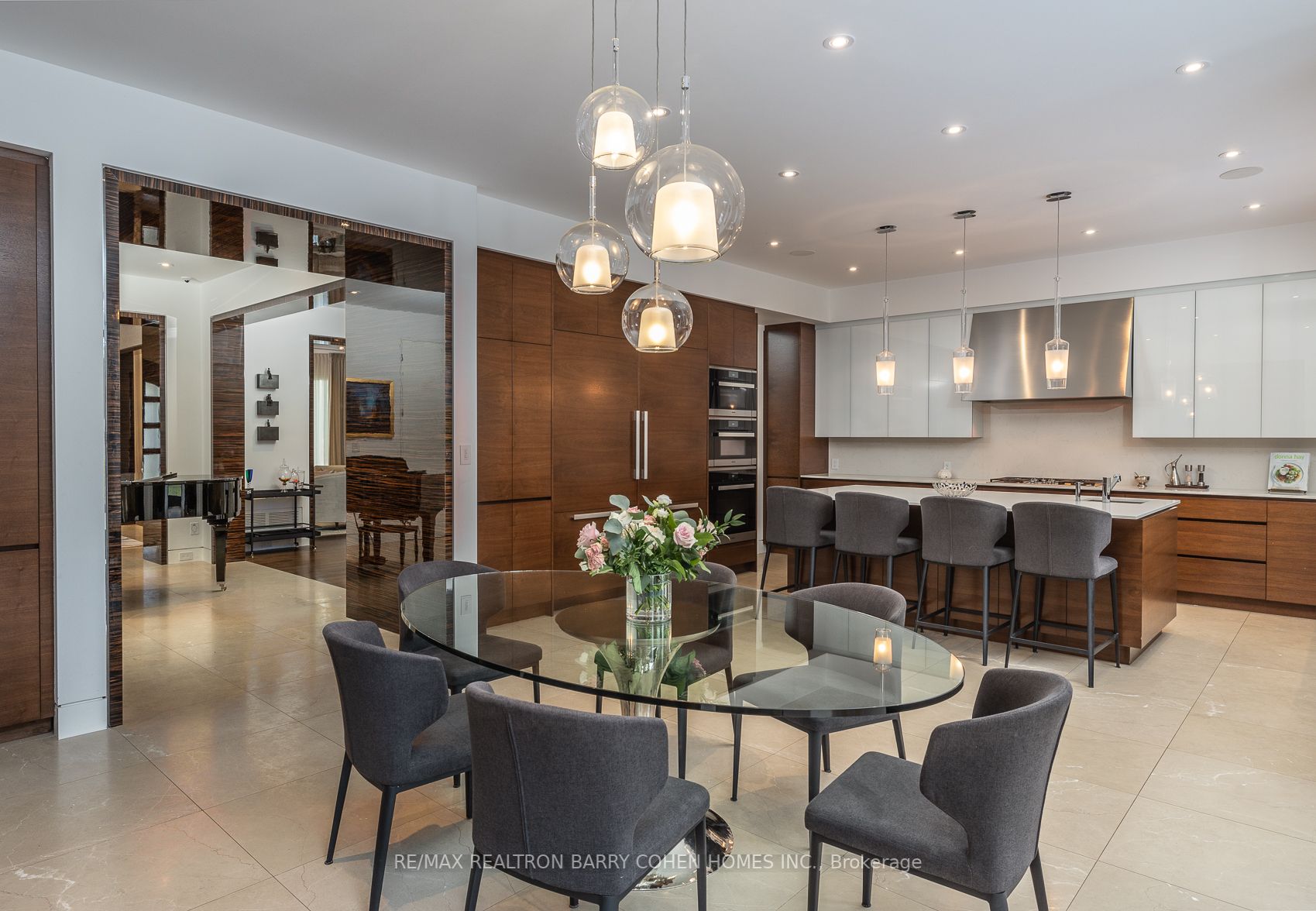 148 Highland Crescent