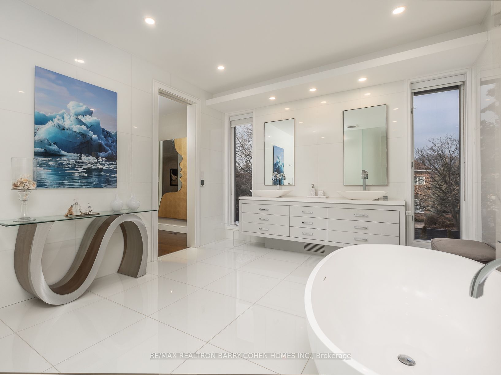148 Highland Crescent