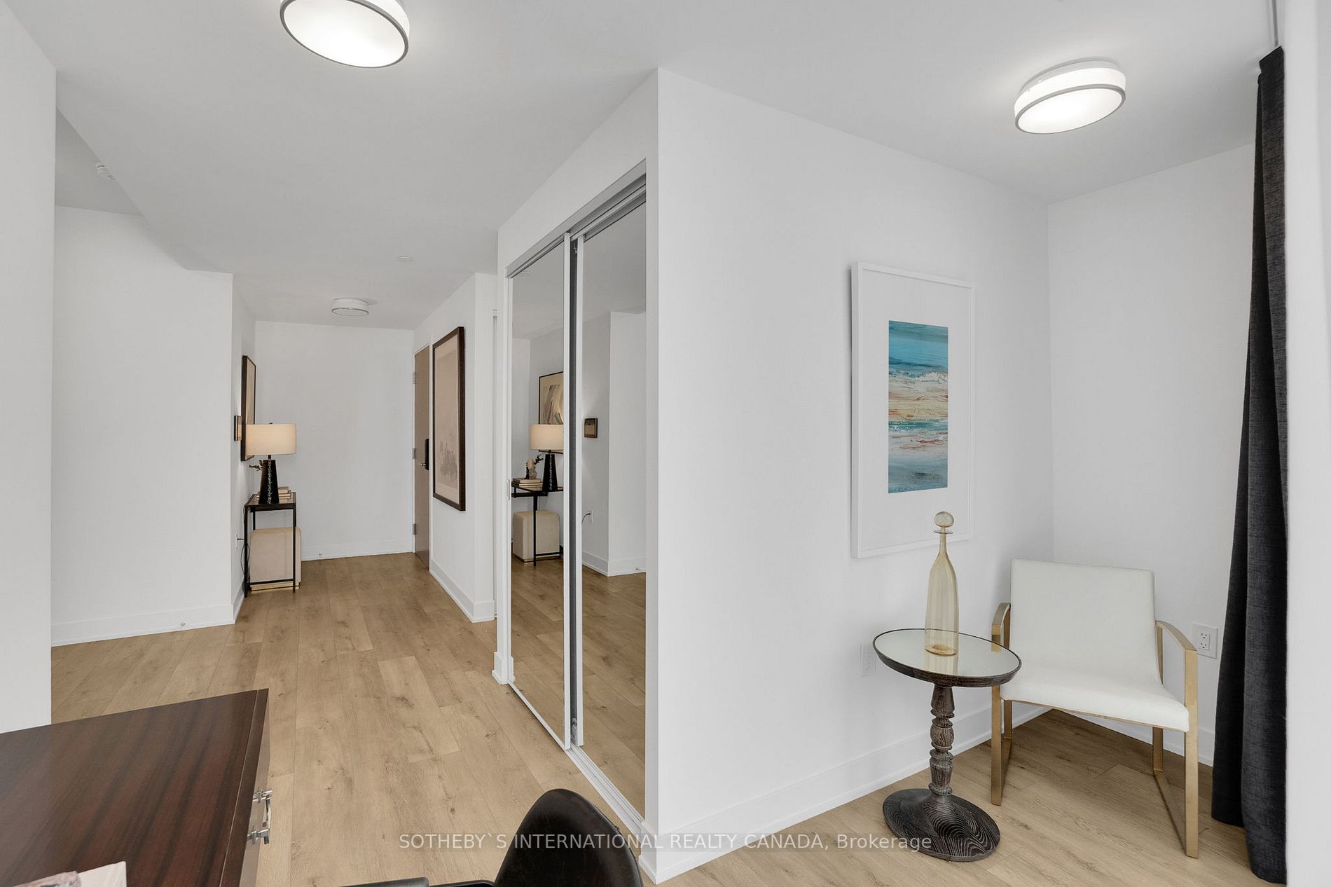 585 Bloor St E, #218