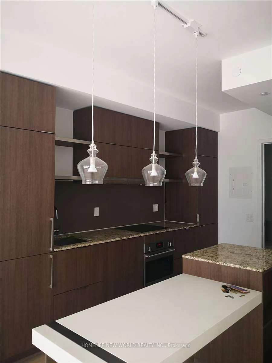 197 Yonge St, #1406