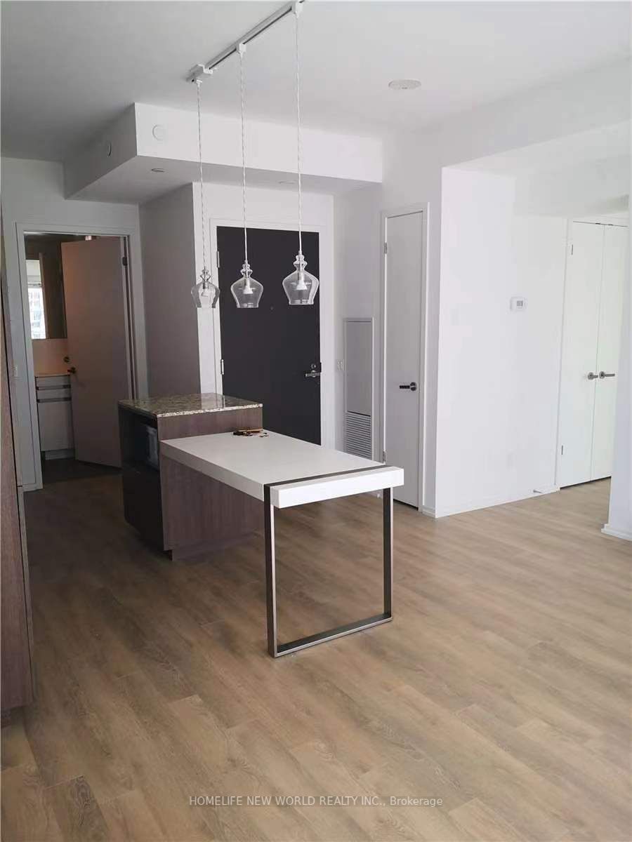 197 Yonge St, #1406