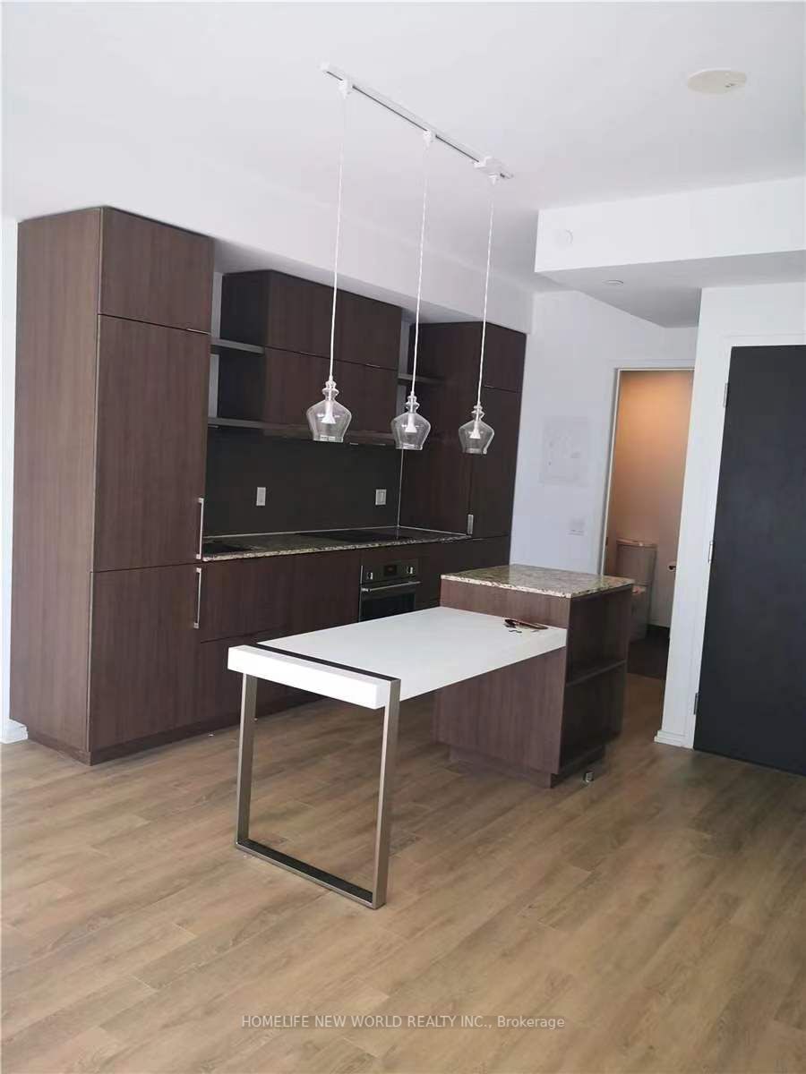 197 Yonge St, #1406
