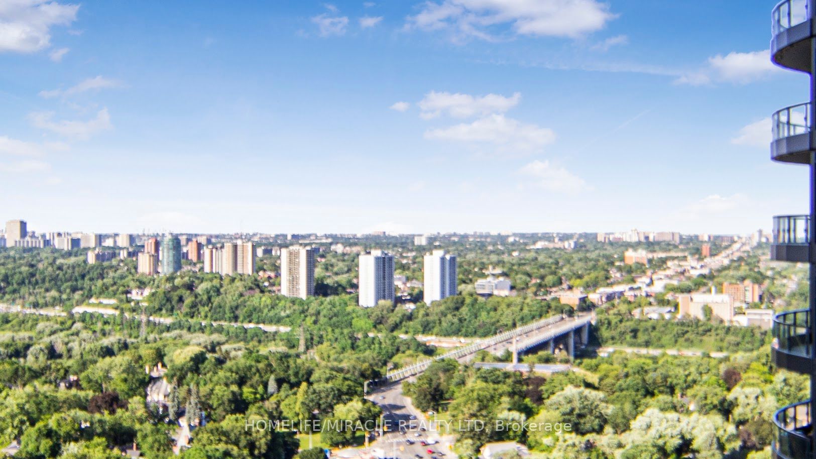 575 Bloor St E, #2905